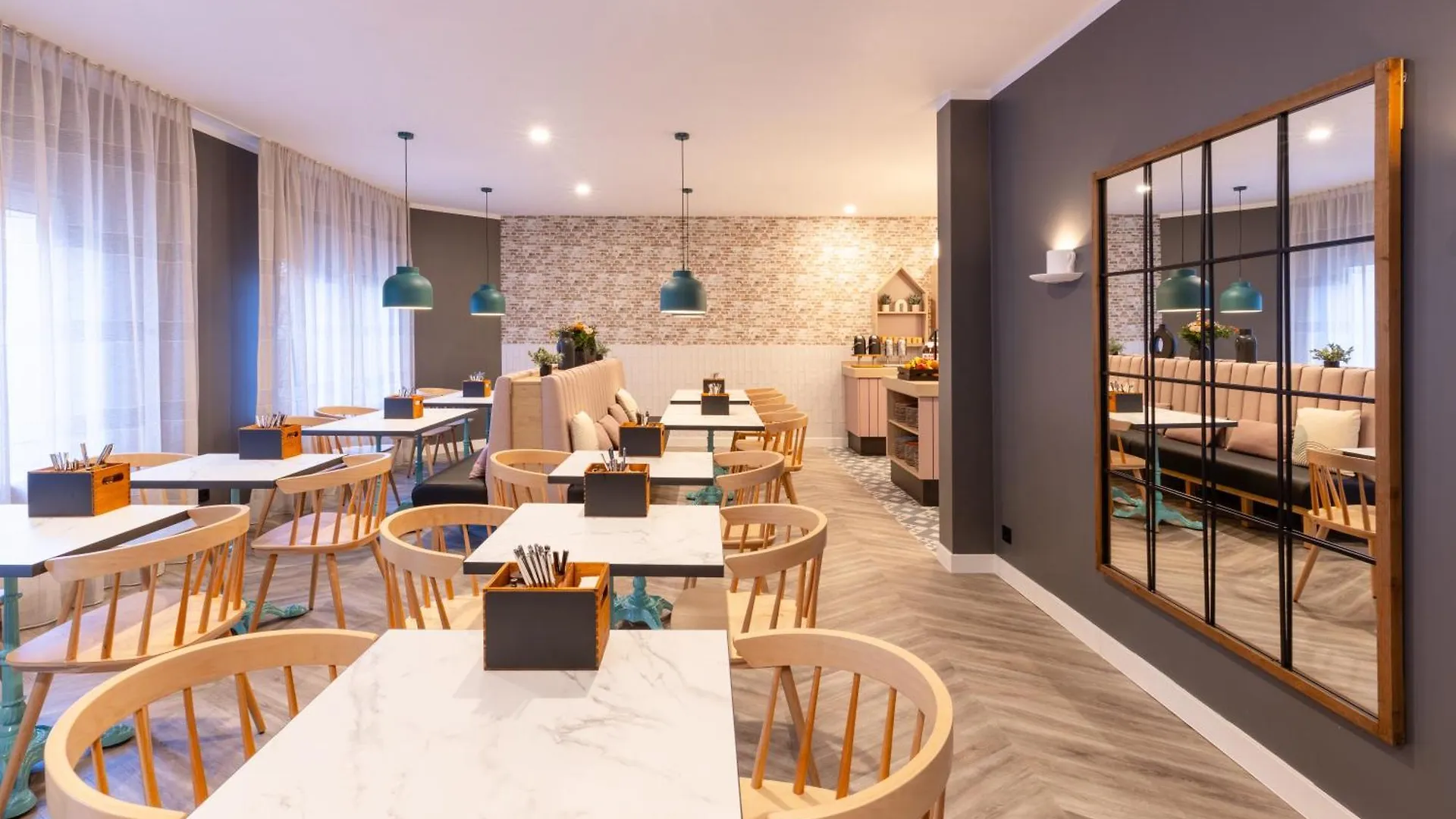 Novum Hotel Mannheim City 3*,