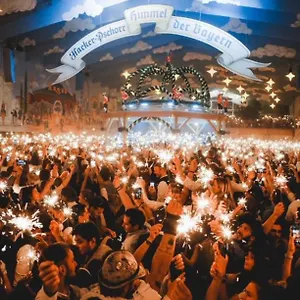 Allyouneed Oktoberfest Camping , Monaco di Baviera Germania
